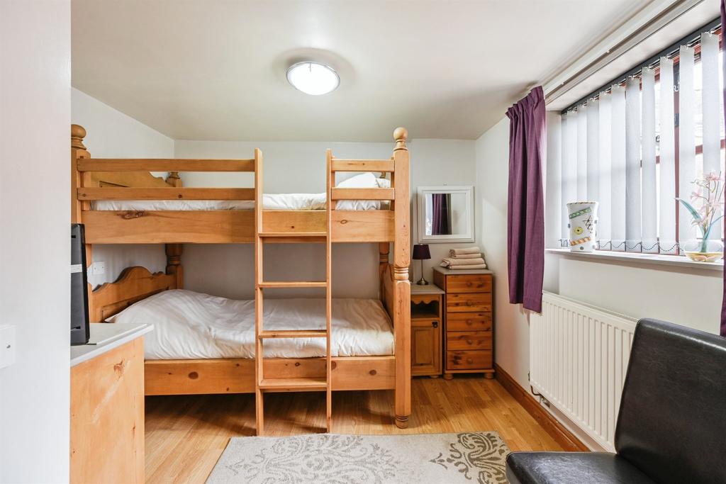 Bedroom:
