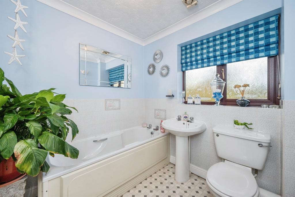 Family Bathroom: