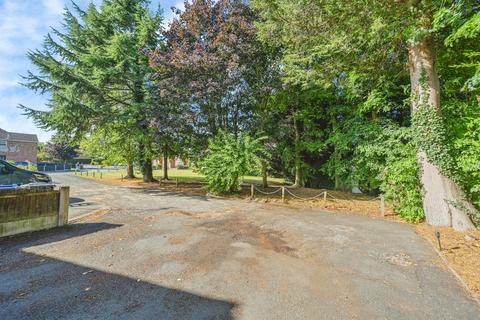 undefined, Greenacres Drive, Uttoxeter