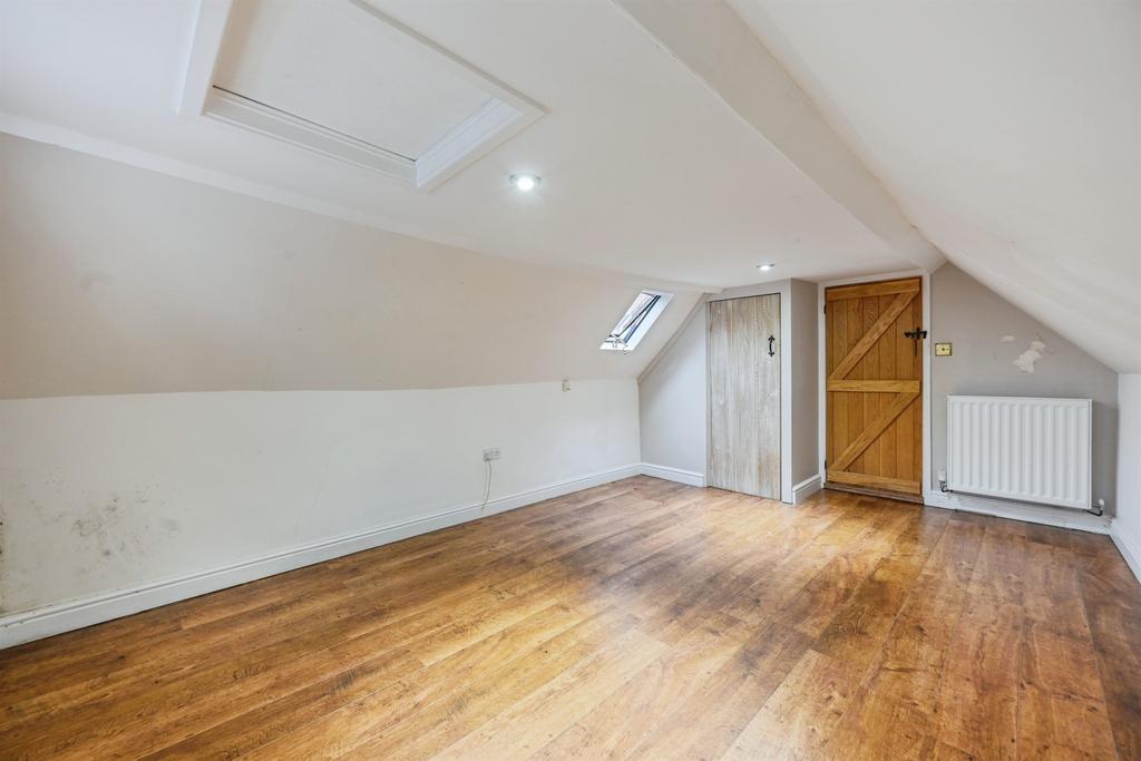 Main Bedroom: