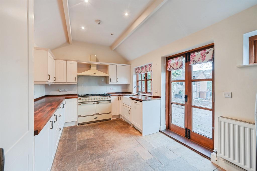 Kitchen: