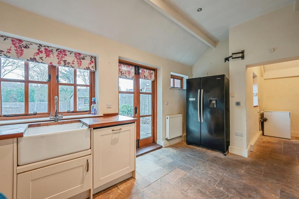 Kitchen: