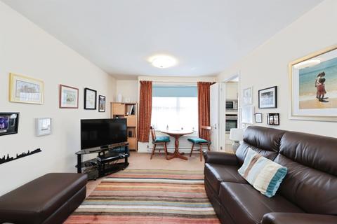 2 bedroom flat for sale, Lower High Street, Watford