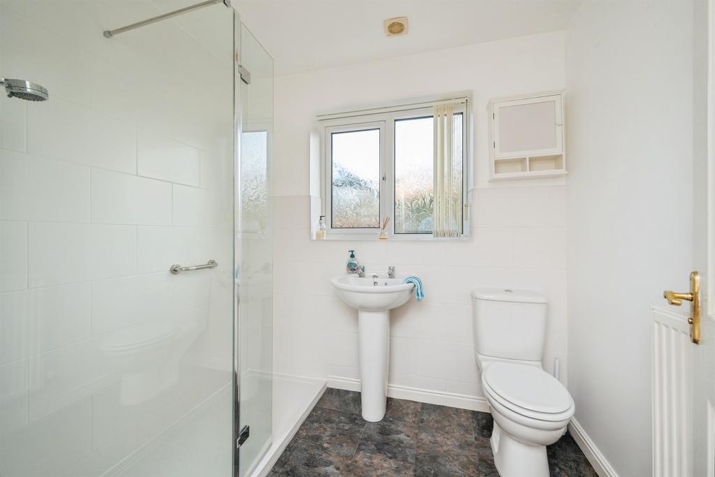 Shower Room:
