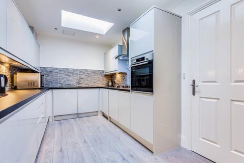 undefined, Walton Lane, WAKEFIELD