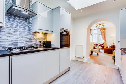 undefined, Walton Lane, WAKEFIELD