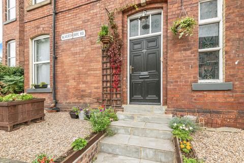 2 bedroom apartment for sale, Alverthorpe Road, WAKEFIELD
