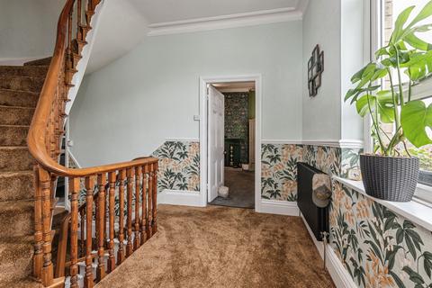 2 bedroom apartment for sale, Alverthorpe Road, WAKEFIELD