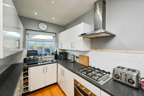 3 bedroom semi-detached house for sale, Thomas Avenue, Radcliffe-On-Trent, Nottingham