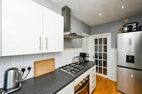 3 bedroom semi-detached house for sale, Thomas Avenue, Radcliffe-On-Trent, Nottingham