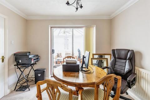4 bedroom detached house for sale, Malvern Close, Wellingborough