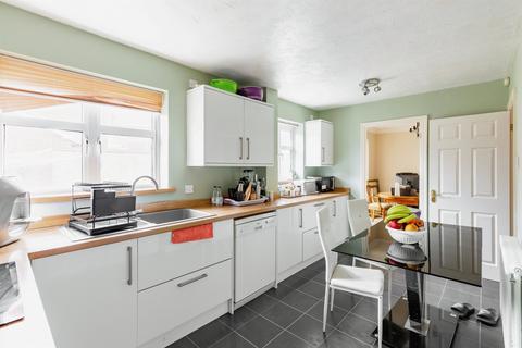 4 bedroom detached house for sale, Malvern Close, Wellingborough