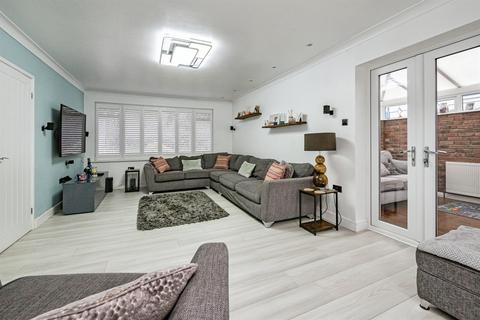 4 bedroom detached house for sale, Canada Drive, Cottingham