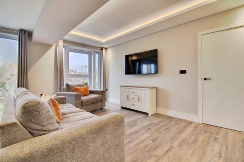 2 bedroom flat for sale, Parkway, Welwyn Garden City