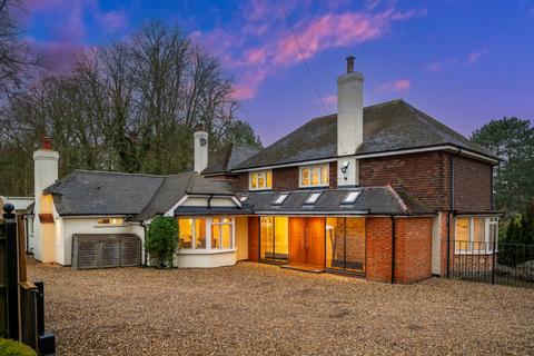 4 bedroom detached house for sale, Henley Road Hurley Maidenhead, Berkshire, SL6 5LH