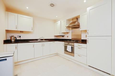 2 bedroom flat for sale, Curbridge Road, Witney