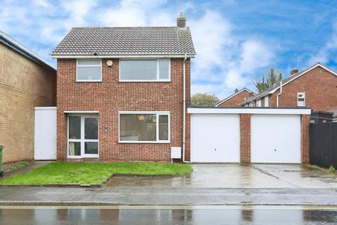 3 bedroom detached house for sale, Royal Oak Court, Edwinstowe, Mansfield