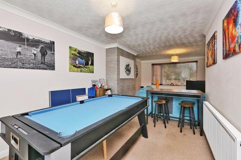 3 bedroom detached house for sale, Royal Oak Court, Edwinstowe, Mansfield