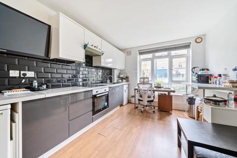 1 bedroom flat for sale, Minford Gardens, London