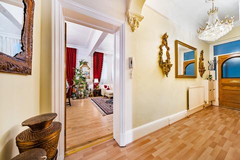 4 bedroom flat for sale, Brook Green, London