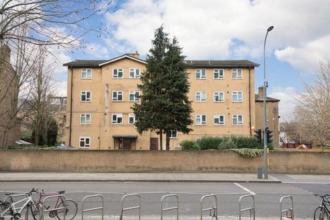 3 bedroom flat for sale, Macfarlane Road, London