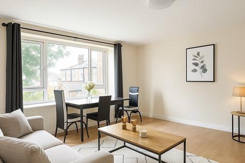 3 bedroom flat for sale, Macfarlane Road, London