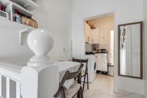 1 bedroom flat for sale, Shinfield Street, London