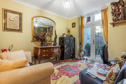 3 bedroom flat for sale, Woodstock Grove, London