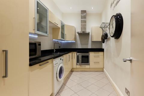 2 bedroom flat for sale, Shepherds Bush Road, London