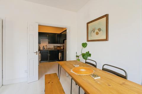 3 bedroom flat for sale, Road, London, N7