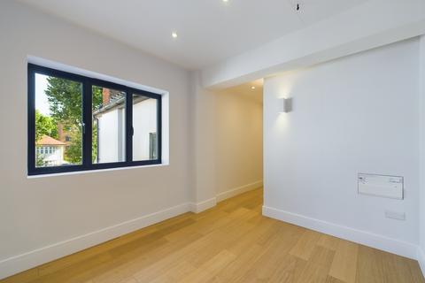 1 bedroom ground floor flat for sale, Brondesbury Park, London