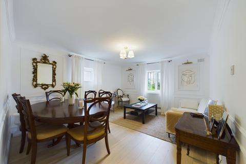 1 bedroom flat for sale, Coningham Road, London