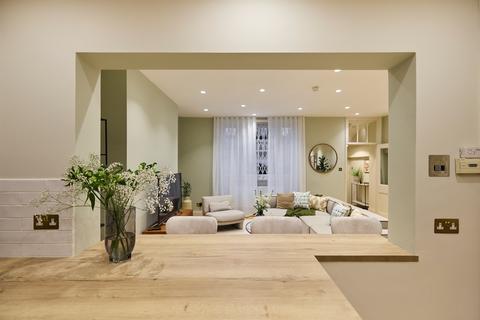 3 bedroom flat for sale, Kensington Gardens Square, London