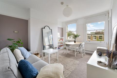 1 bedroom flat for sale, Minford Gardens, London