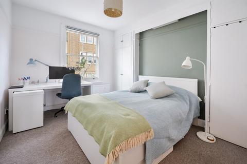 1 bedroom flat for sale, Minford Gardens, London