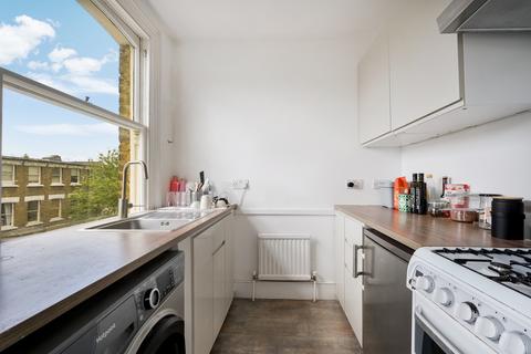 1 bedroom flat for sale, Minford Gardens, London