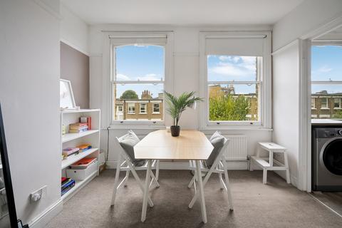 1 bedroom flat for sale, Minford Gardens, London