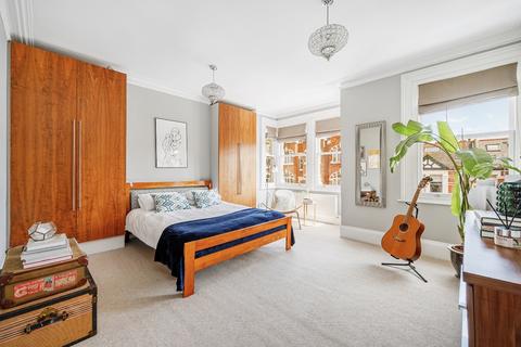 4 bedroom maisonette for sale, Stanlake Road, London