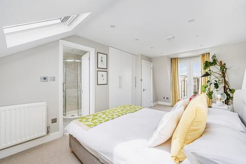 4 bedroom maisonette for sale, Stanlake Road, London