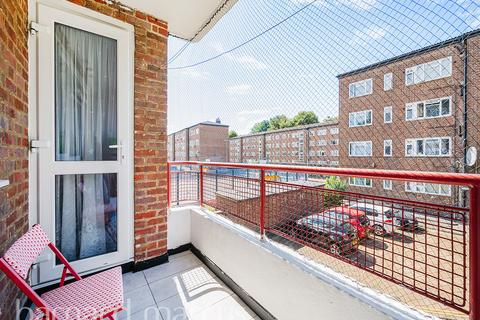 undefined, Oak Way, London