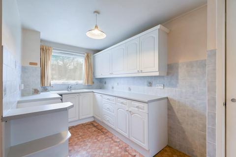 2 bedroom flat for sale, Downs Hill Road, Epsom KT18