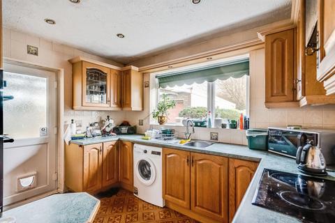 undefined, Greenfield Crescent, Wallingford