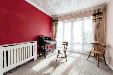 4 bedroom semi-detached house for sale, The Boltons, WATERLOOVILLE