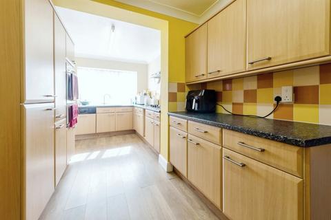 4 bedroom semi-detached house for sale, The Boltons, WATERLOOVILLE
