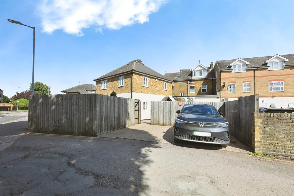 Driveway view, driveway