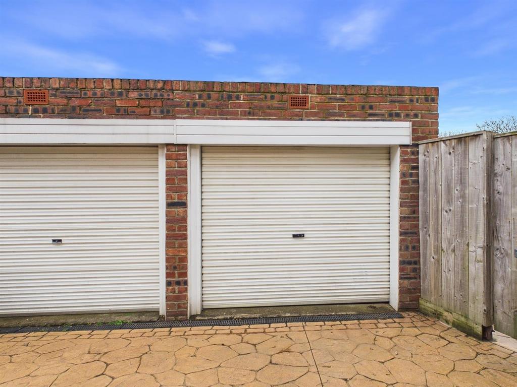 Garage.jpg