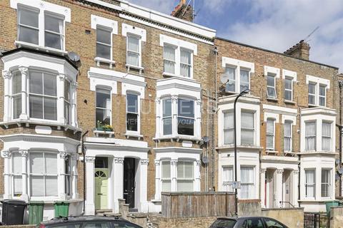 3 bedroom flat to rent, Gascony Avenue, London, NW6