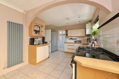 4 bedroom semi-detached house for sale, Sefton Avenue, Wisbech