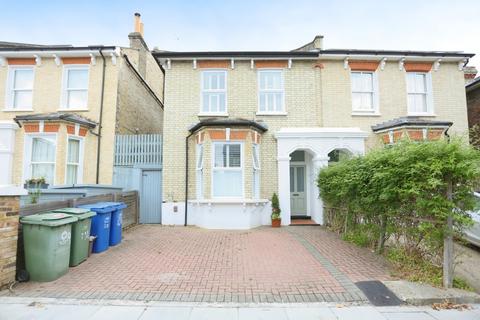 2 bedroom ground floor flat for sale, Ashbourne Grove, London, SE22
