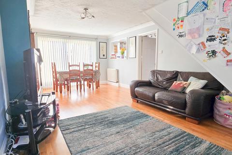 3 bedroom semi-detached house for sale, Drake Close, Ringwood BH24